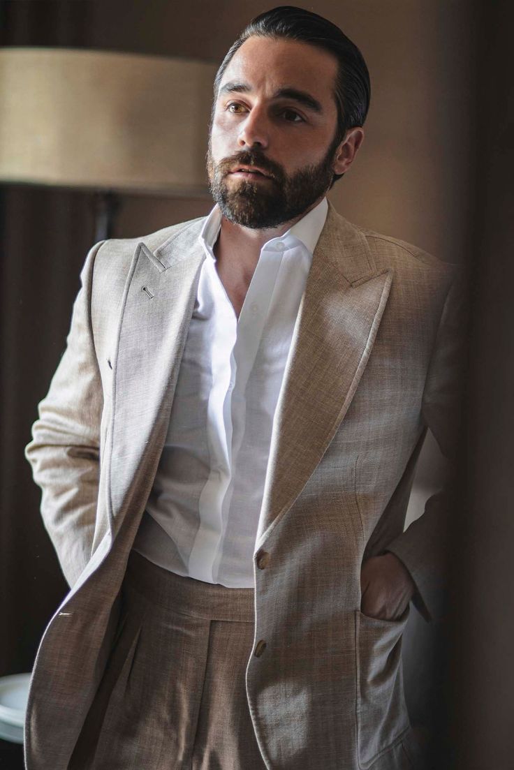 Traje formal elegante confeccionado artesanalmente por E Miranda