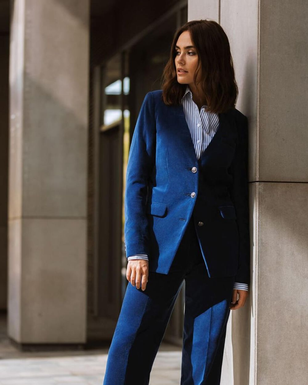 Acabados finos en traje a medida de Sastrería E. Miranda